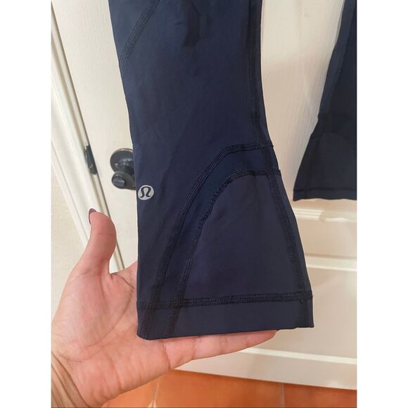 Lululemon Athletica Striped Navy White Capri Leggings Size 4 - Picture 3 of 5